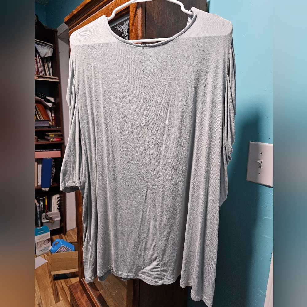 Shirt - Picture 2 of 4